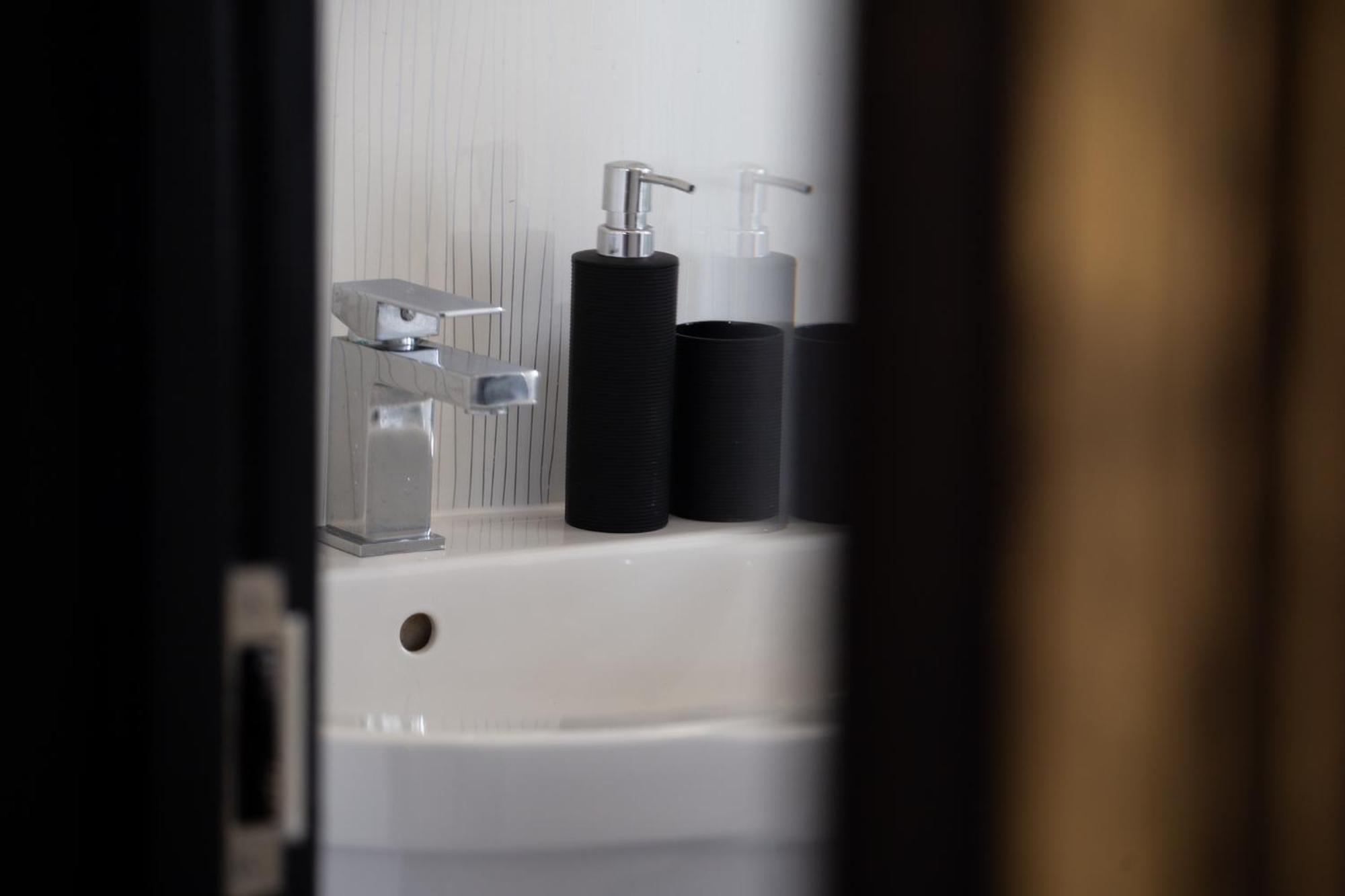 Crown Street Aparthotel 哈利法克斯 外观 照片